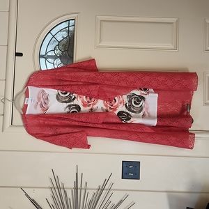 An IRMA tshirt and a SHIRLEY kimona